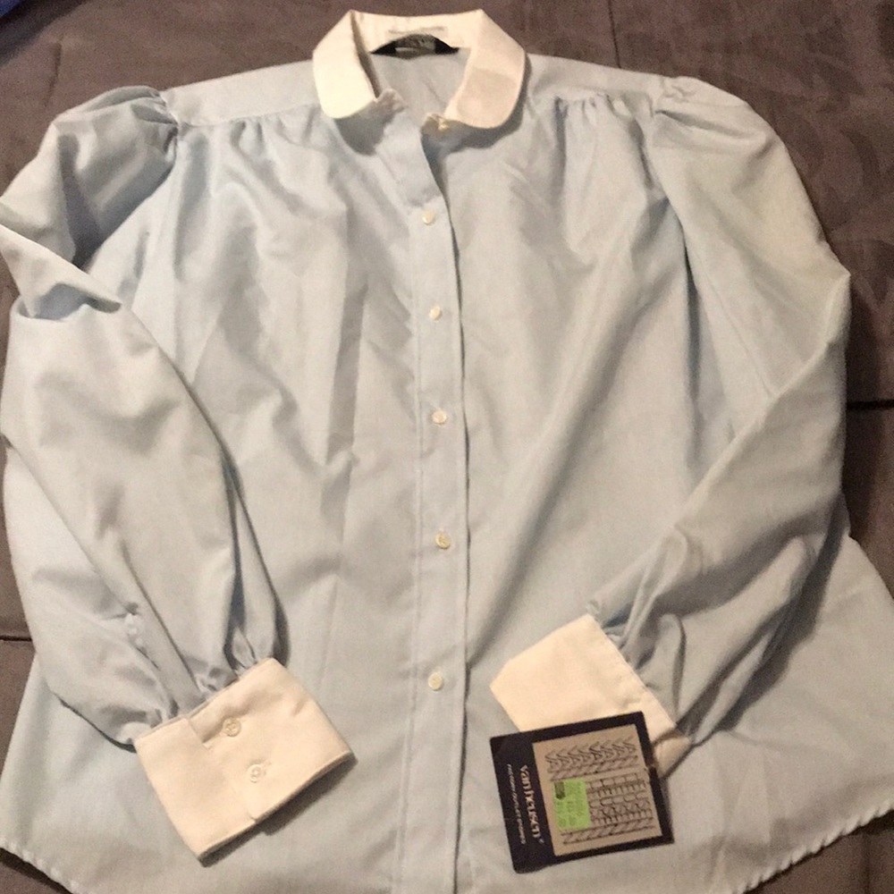 Women’s lady van Heusen shirt size 18 NWT